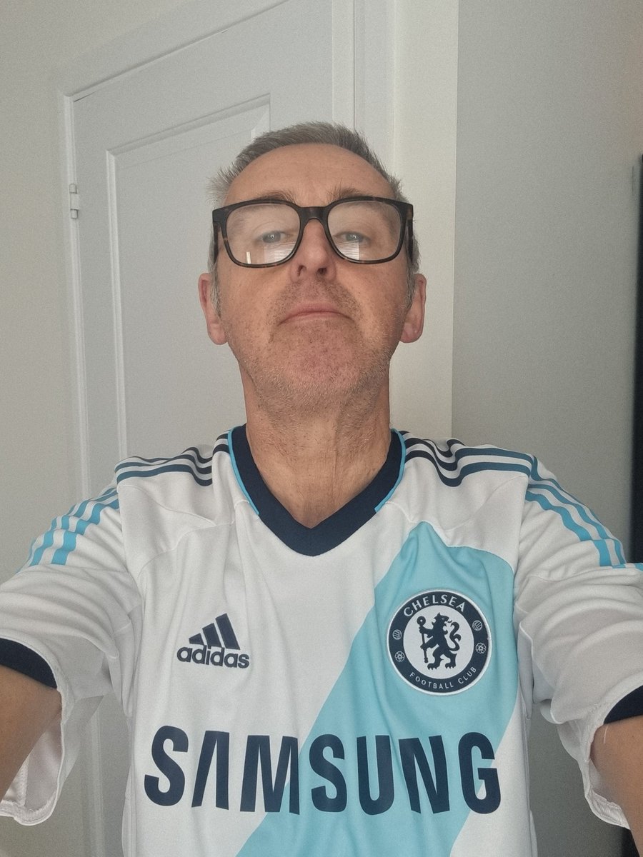 MarkTommostuff's tweet photo. Due to a (ahem) miscalculation, I won't be able to watch the match due to being at a Panto but here's a recent pic in a fav shirt. I feel confident for this one! C'mon you Blues! ππ #TotChe #PremierLeague #kitcollab https://t.co/7nZlz6hu1X