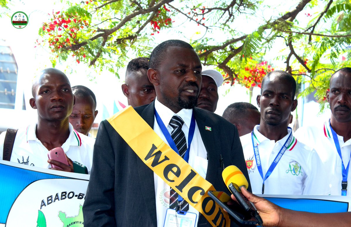 ShikirizaB's tweet photo. At the summit, Tatien #Nduwimana discussed investment opportunities in Burundi’s agripastoral sector &amp; urged foreign investors to #InvestInBurundi.

Upon his return in 🇧🇮, he called on Burundians to protect farmland with modern buildings &amp; adopt modern agricultural practices.
2/3 https://t.co/1t0iku7h7D
