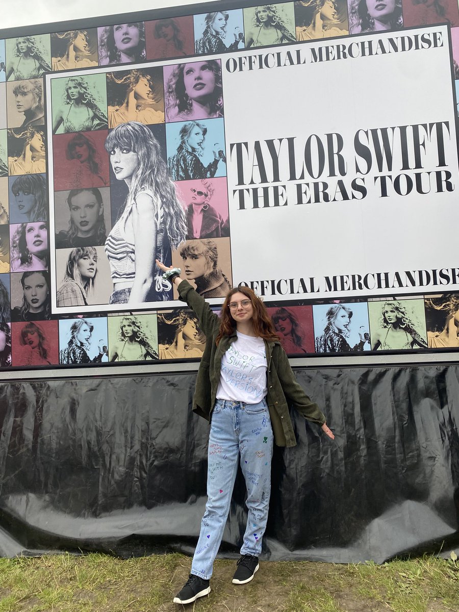 Taylissa13's tweet image. Lover et debut, mes 2 albums favs 🫶🏻✨