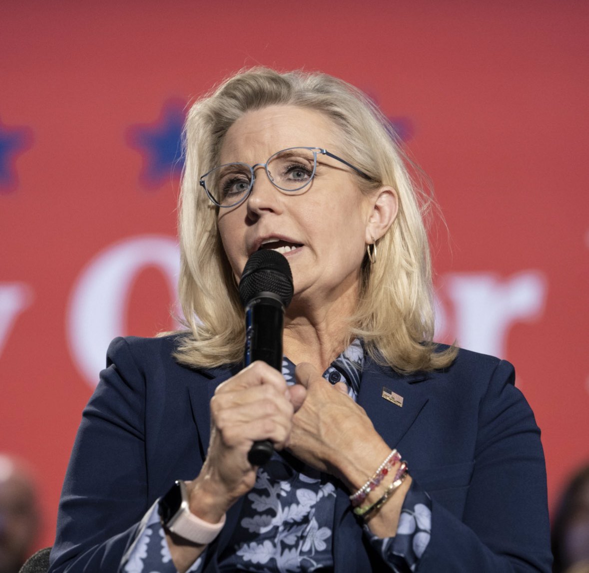 🚨NEW: Donald Trump has threatened to prosecute and imprison former GOP Rep. Liz Cheney for serving on the House January 6th Committee in a new interview with NBC.

RETWEET if you stand with Liz Cheney against Donald Trump!