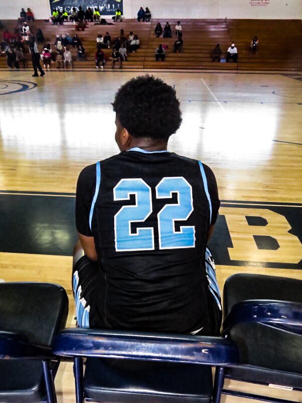 lilqwan7's tweet photo. How its going so far🏀💙 https://t.co/jw5a0roF9H