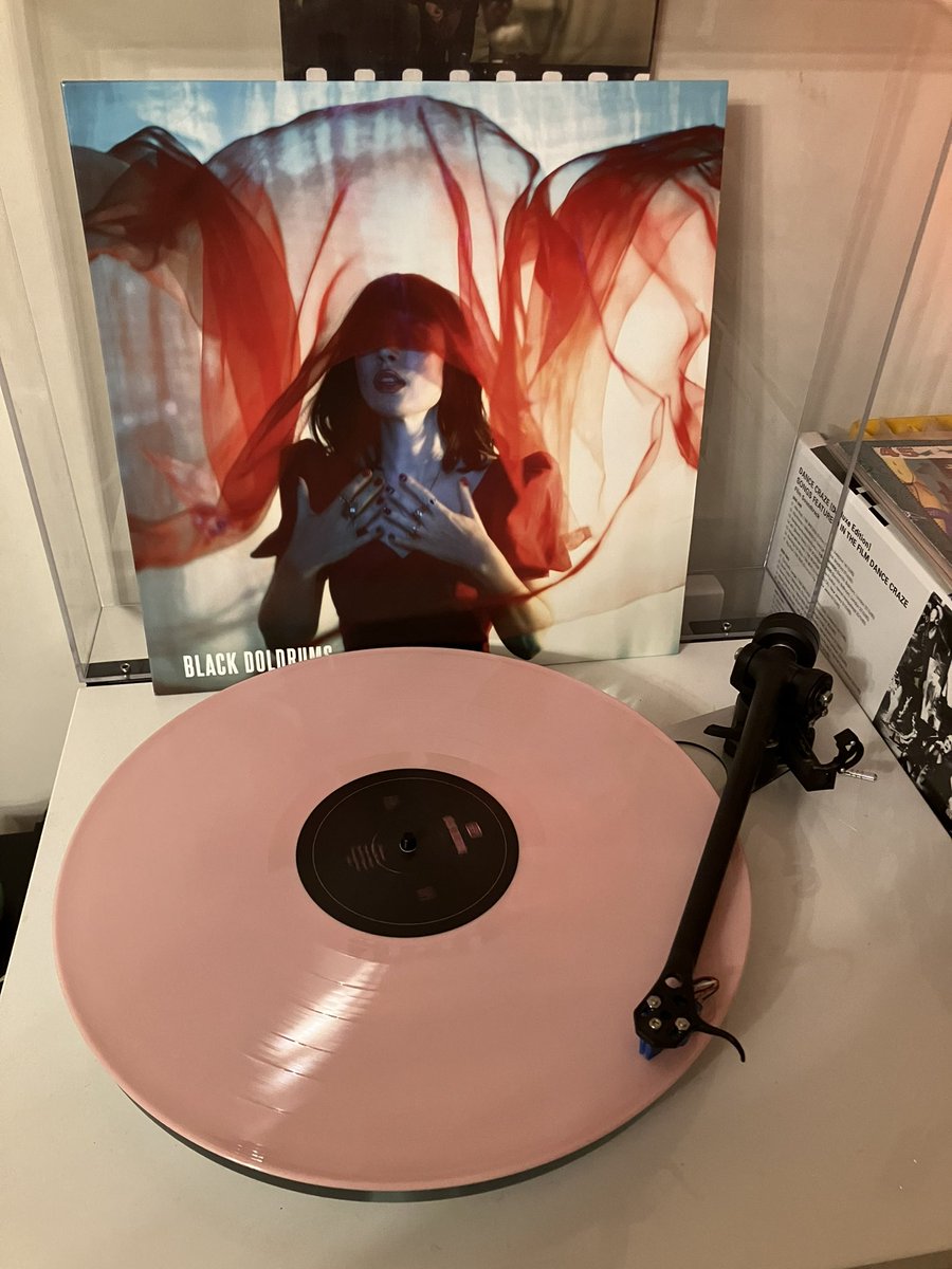 Andrea 🌻 (@spectralheron) on Twitter photo Listening to the wonderful ‘In Limerence’ by <a href="/BlackDoldrums/">Black Doldrums</a> - it really builds on their earlier work and its got a lock in my heart 🖤💜
Here’s to more gigs in 2025
#2024albums Listening to the wonderful ‘In Limerence’ by <a href="/BlackDoldrums/">Black Doldrums</a> - it really builds on their earlier work and its got a lock in my heart 🖤💜
Here’s to more gigs in 2025
#2024albums