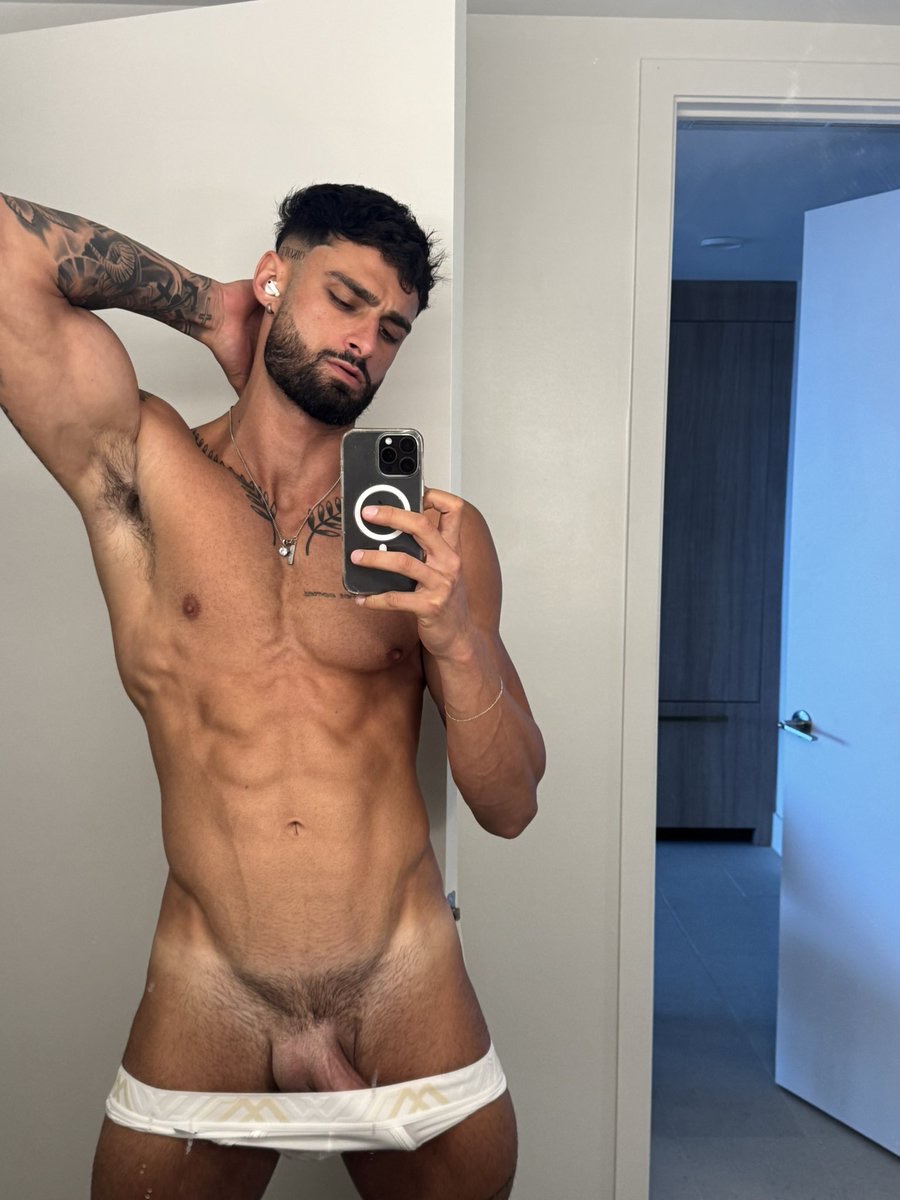 sending 🍭 pics to first 10 that will DM me