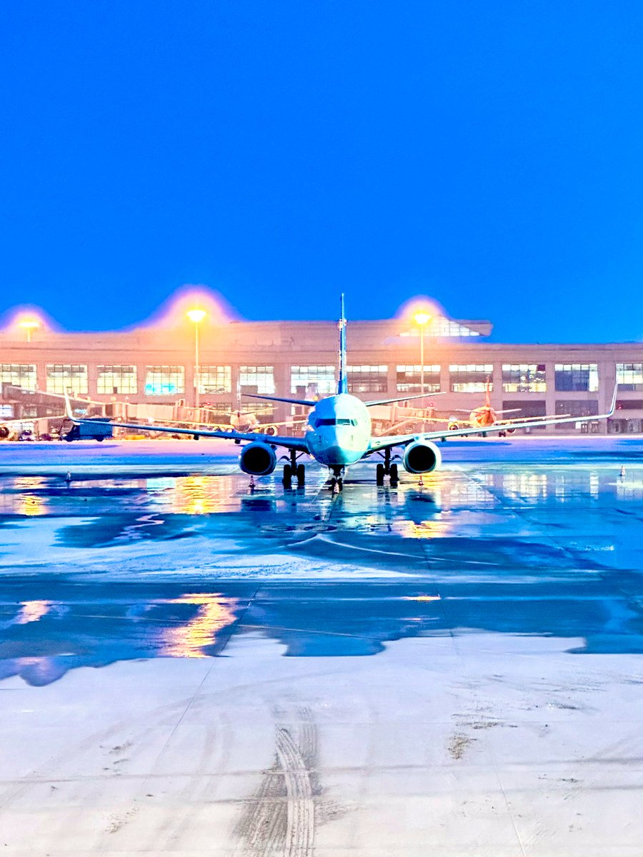 起早贪黑，周而复始❤️  #cabincrew #空姐 #交友 #空姐丝袜 #空姐制服 #丝袜 #金主 #高跟鞋 #黑丝美腿 #女王 #文爱 #颜值 #女神 #少妇 #土豪 #反差女 #调教 #字母 #ATM奴 #熟女 #绿帽 #人妻 #航空 #空姐原味 #甜心