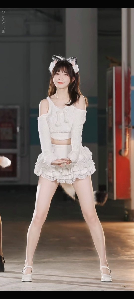 fkbldog's tweet photo. 四只小野猫，也不知道床上谁更野？
是双飞双胞胎？还是学霸清纯嫩妹？还是人妻声优偶像教师？
#意淫 #B站 #舞蹈区 #up主 #伢伢gagako #醋醋cucu #果哝双子 https://t.co/2vP4jRCF4O