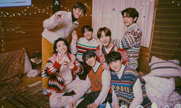 muge_yg's tweet photo. Ot7 au abo - nossa matilha 🎁

Era pra ser mais um natal comum na matilha liderada por Namjoon, até que um de seus ômegas revela uma gravidez, mas e se ele não fosse o único a carregar um presente pra esse natal. https://t.co/khFYxB169U