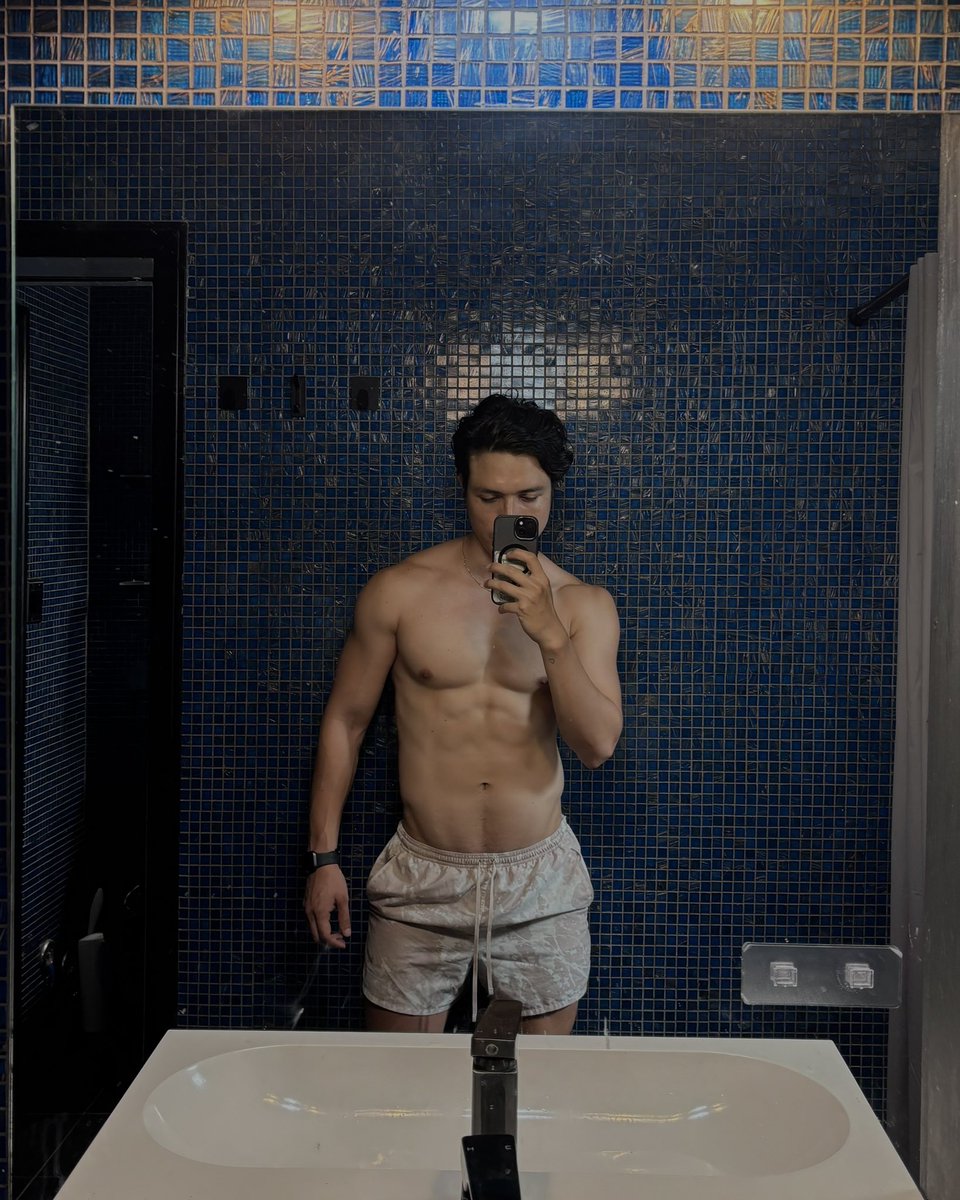 alvanano's tweet photo. mirror selfie wrapped 2024 https://t.co/8kRjybz0SG