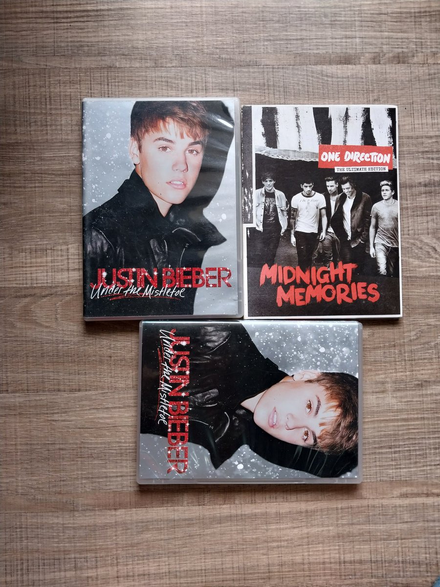 folkorange's tweet photo. oii pessoal, estou vendendo esses últimos CDs com frete grátis dependendo do seu estado. tenho feedback no insta (cds.mania) e nos rts aqui do twitter. Os preços no prox tweet

se puder me ajudar dando RT 🫂💗 https://t.co/hHBpt7hvZ4