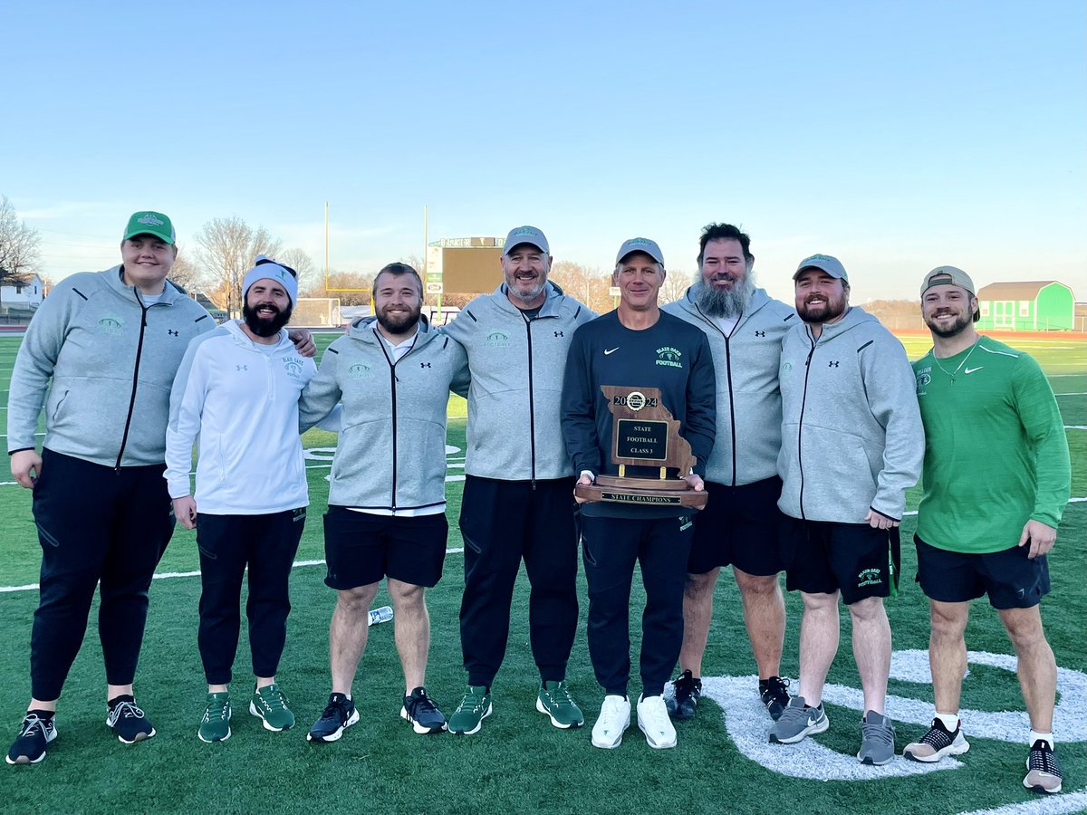 _CoachMikeHall's tweet photo. These guys are State Champs!! #WeAreBlairOaks https://t.co/HHG719vpxr