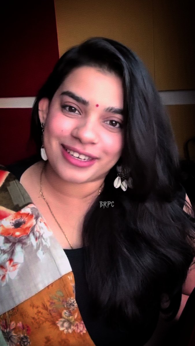 rajuuh21's tweet photo. RJ SWETHA 🫴🖤🩷 latest.
Pure actress material pa.
#Rjswetha #swethapvs #RjSwethapvs
Brpc. Noselove. Voice dubbing artist. Facecard. Facelove.
Rjswetha. Rjswethapvs. Tollywood actress. Youtuber. https://t.co/2obg7xFNAS
