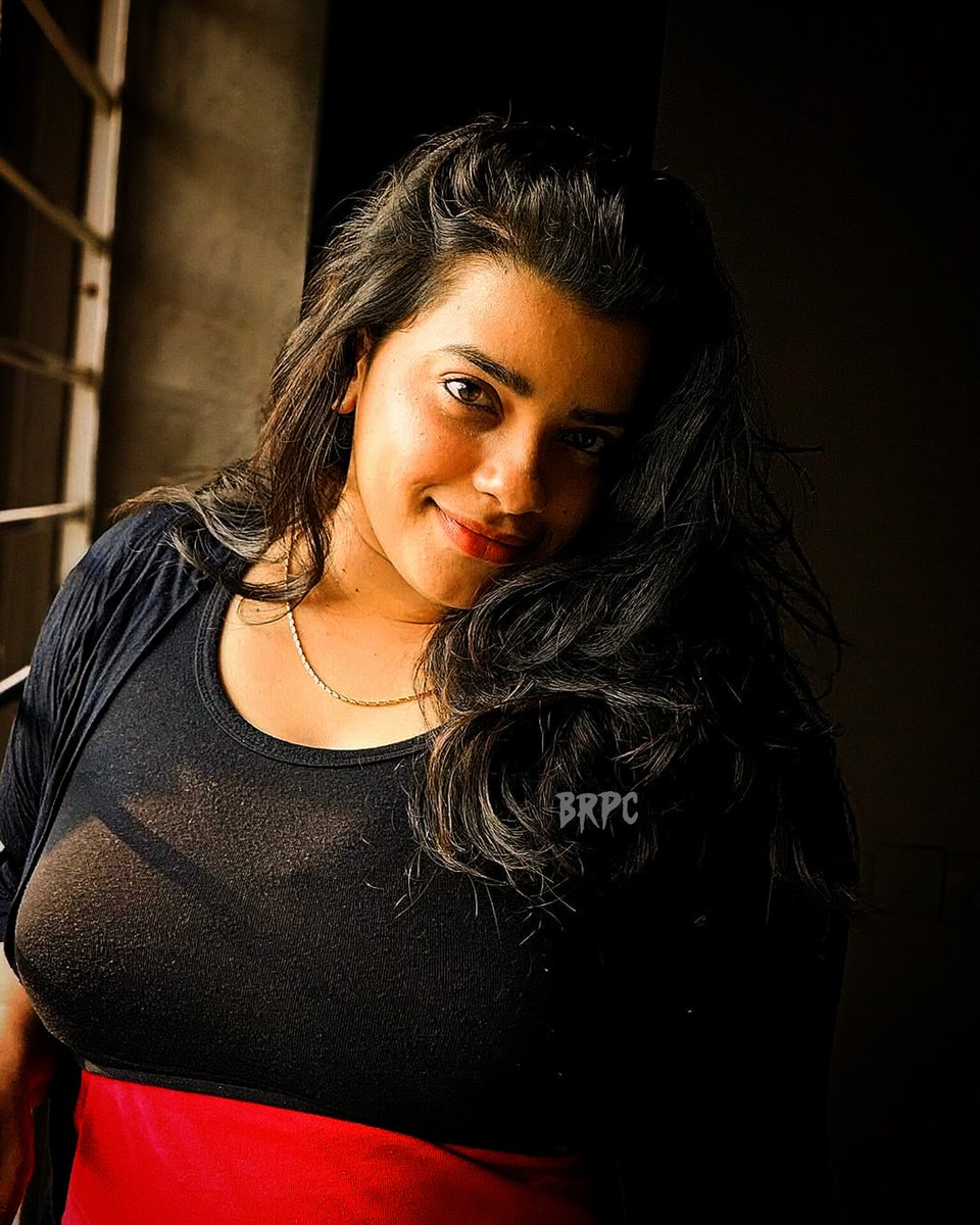 rajuuh21's tweet photo. RJ SWETHA 🫴🖤🩷 latest.
Pure actress material pa.
#Rjswetha #swethapvs #RjSwethapvs
Brpc. Noselove. Voice dubbing artist. Facecard. Facelove.
Rjswetha. Rjswethapvs. Tollywood actress. Youtuber. ♥️ https://t.co/y7GG2Cf4nf