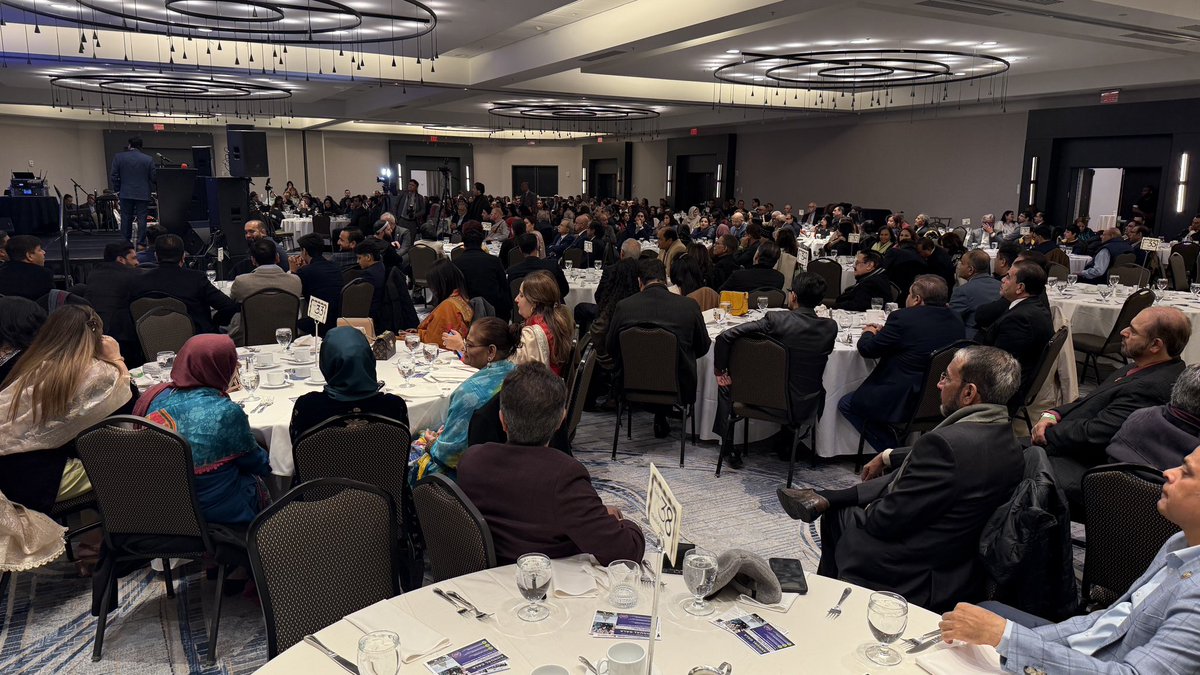UrduNewsUSA1's tweet photo. Congresswoman @Ilhan addressing @appac_usa gala dinner 2024 https://t.co/PArt190Jws