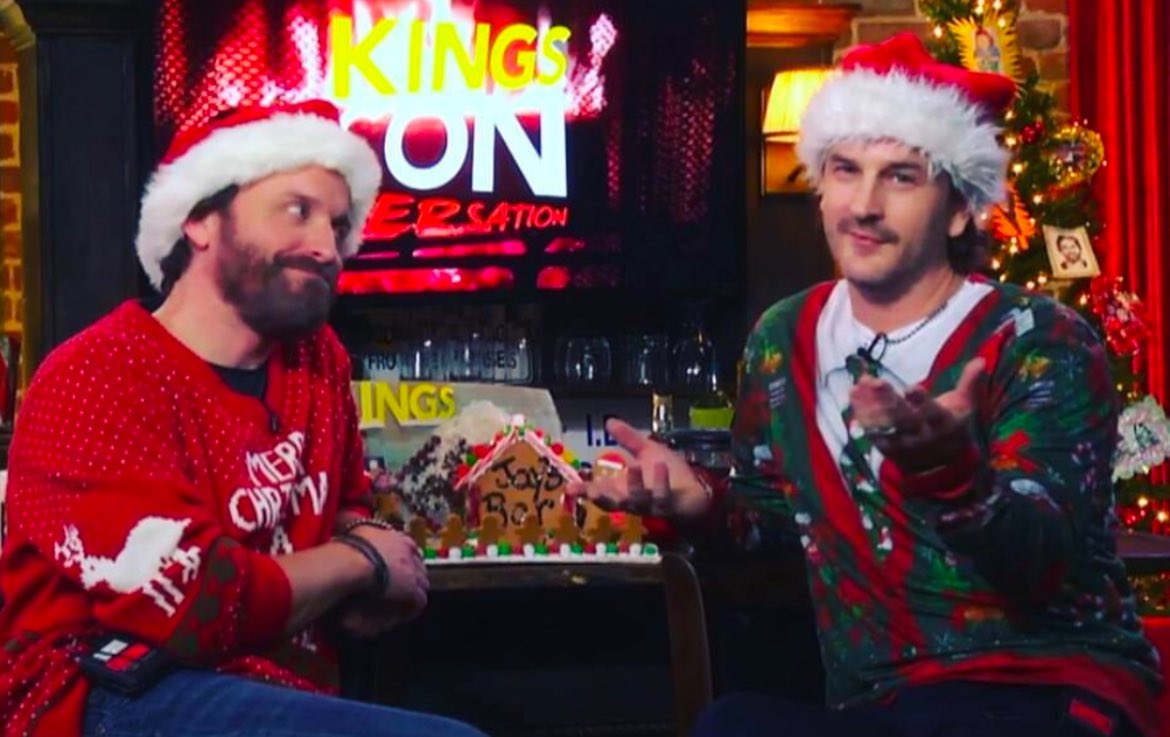 ConKings's tweet photo. Holidays are approaching, hope you will be as festive as you want to/ can be! π our @KingsOfCon at the holiday #kingsofconversation in December 2016!
@RobBenedict @dicksp8jr #kingsofcon https://t.co/Z26qukTwmY