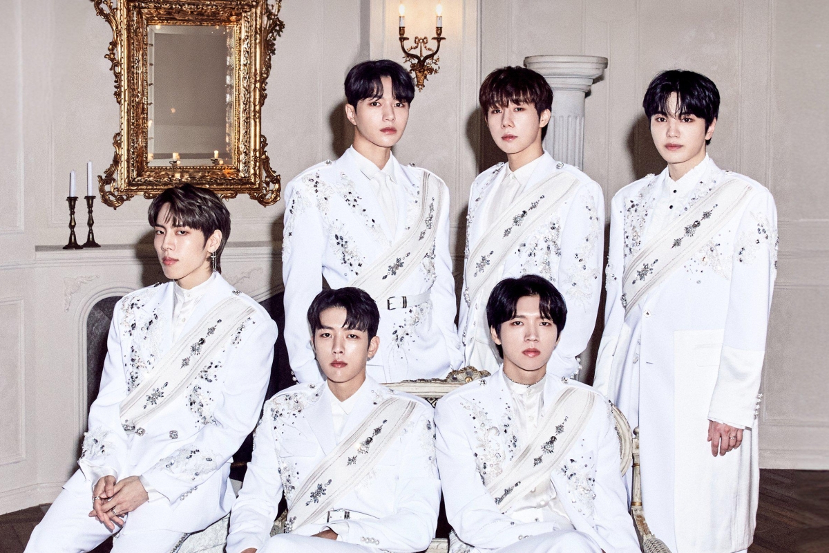 soompi's tweet photo. WATCH: #INFINITE Announces March Comeback
https://t.co/zWEBJabgr3 https://t.co/Mvm66s1DfA