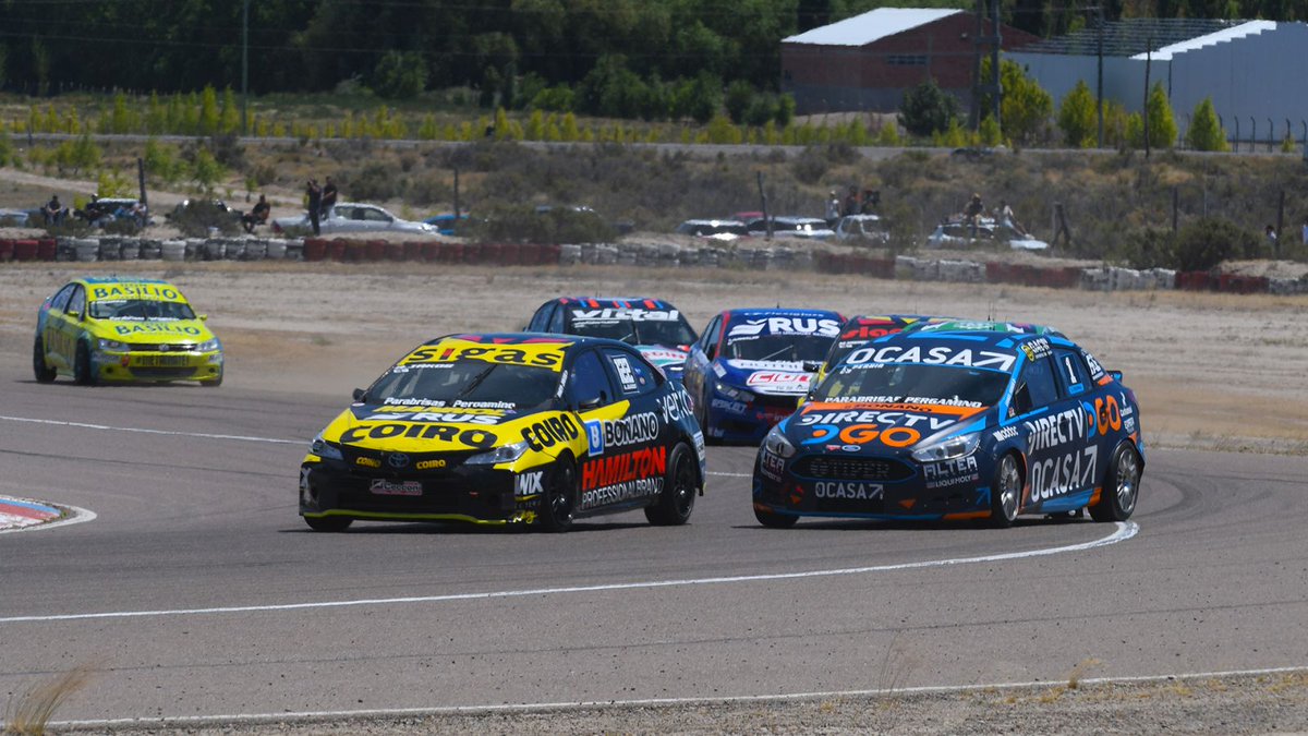 Pole Position (@polepositionweb) on Twitter photo #TNenTrelew // ⚠️ Cambios en la tercera serie de la clase 3.
Excluido parcialmente Leonel Pernía por actitud antideportiva luego de lo sucedido con Andrés Jakos en parque cerrado.
Mientras que Jakos fue recargado por el toque a Pernía.
El ganador fue <a href="/pincholobe/">Jonatan Castellano</a>. #TNenTrelew // ⚠️ Cambios en la tercera serie de la clase 3.
Excluido parcialmente Leonel Pernía por actitud antideportiva luego de lo sucedido con Andrés Jakos en parque cerrado.
Mientras que Jakos fue recargado por el toque a Pernía.
El ganador fue <a href="/pincholobe/">Jonatan Castellano</a>.