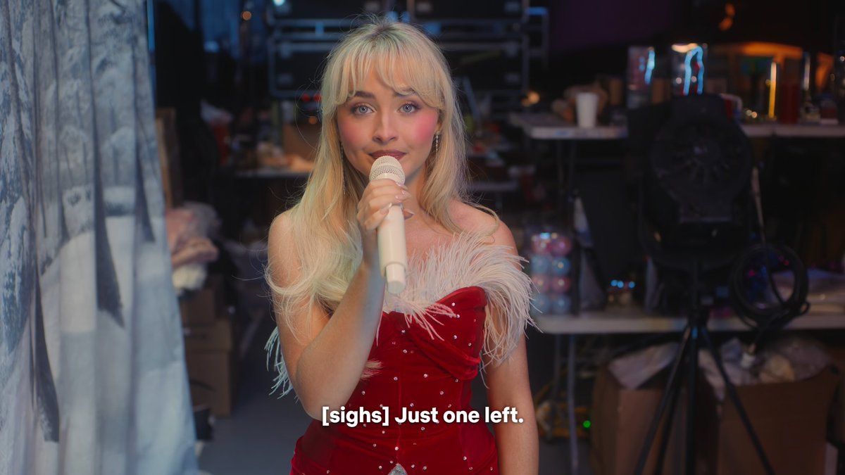 lietogirlsfwd's tweet photo. we all waited for the third "f*ck" 😭

#ANonsenseChristmas https://t.co/x1QgVDzpGp
