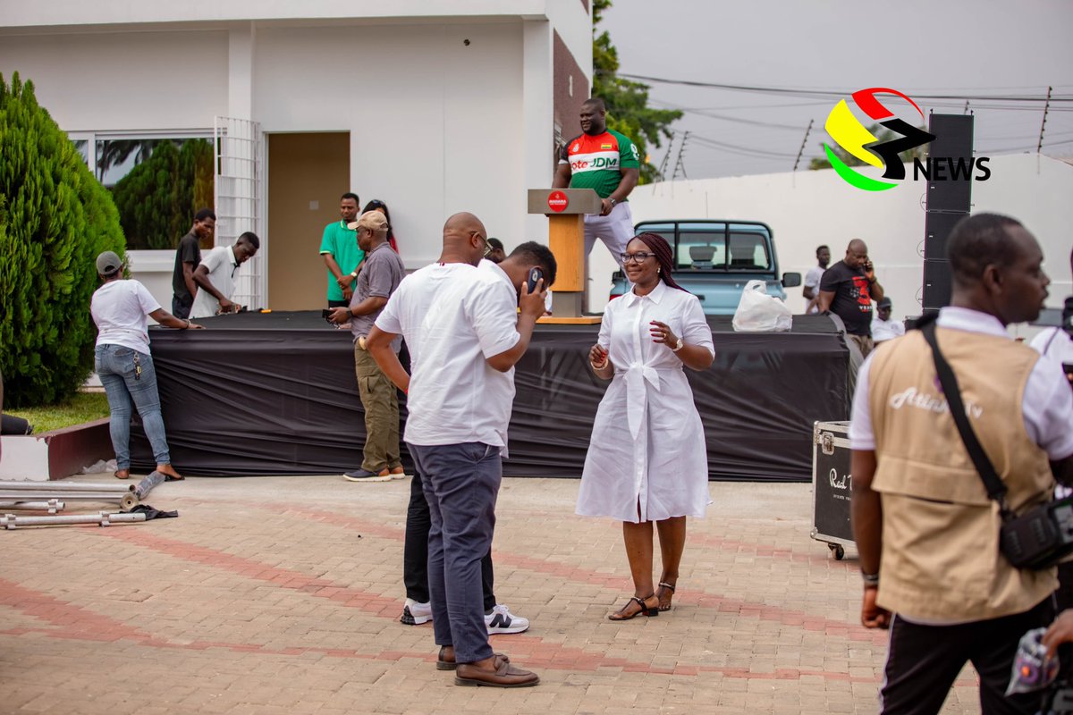 tv3_ghana's tweet photo. Special aide to President Elect, Joyce Mogtari spotted at John Dramani Mahama’s residence.

#TV3GH #ElectionCommandCentre https://t.co/pZyIHzhOOr