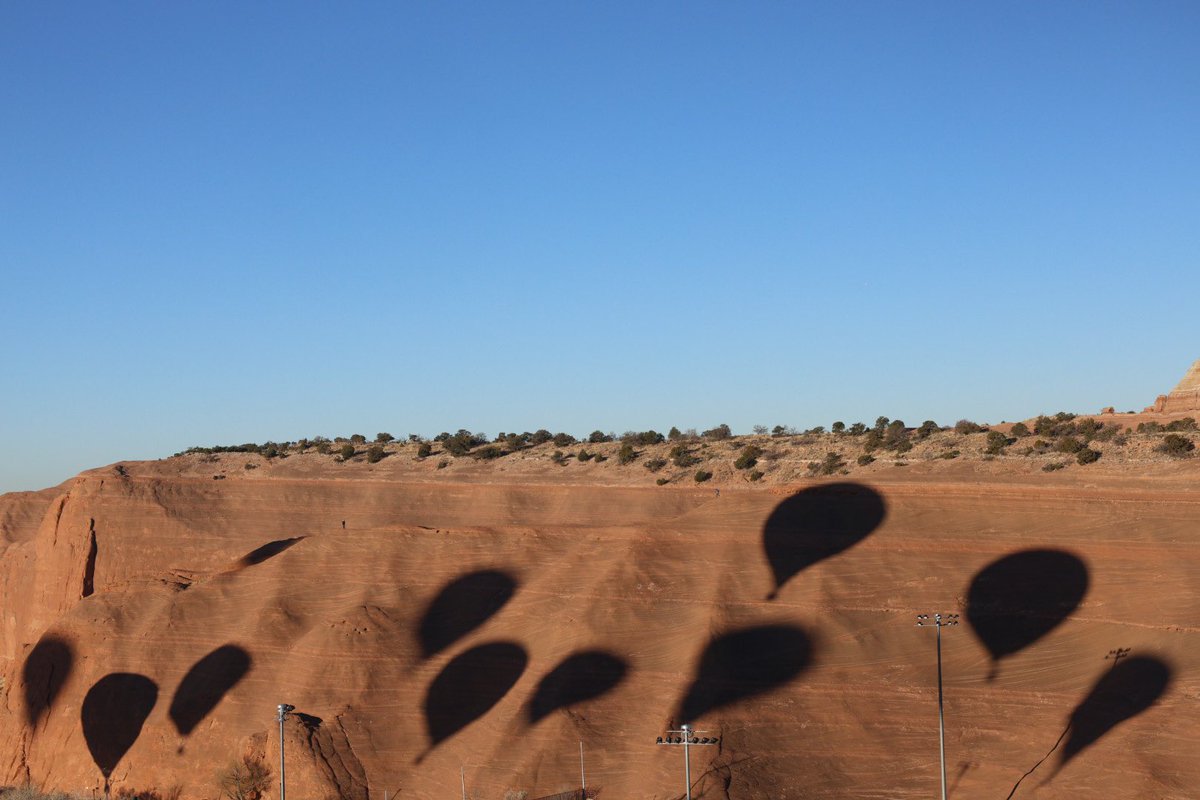 PatLohmann's tweet image. Hot air hot take:
Gallup’s balloon rally is better than Albuquerque’s