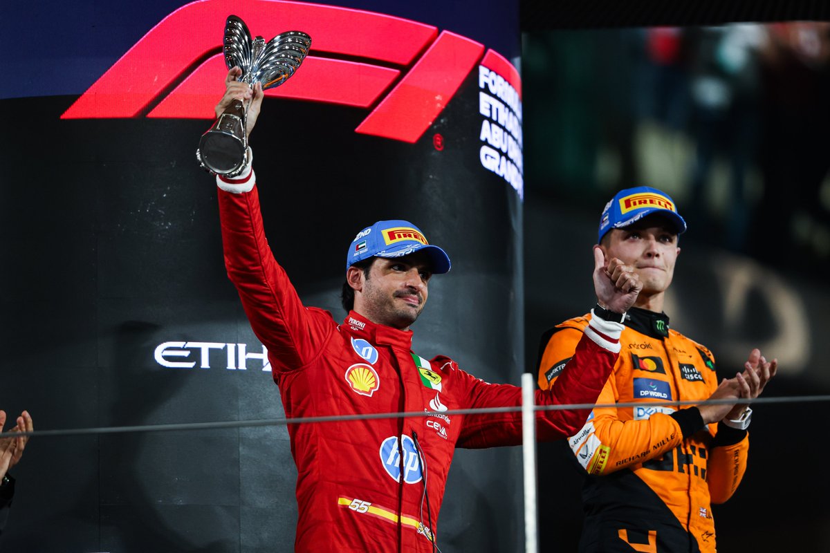 ScuderiaFerrari's tweet photo. One last podium in red together 🏆🍾

#AbuDhabiGP 🇦🇪 #F1 https://t.co/fNgLZsFBOO