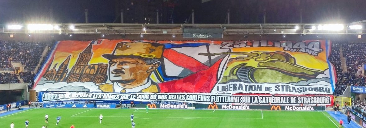 MeteoFootMaps's tweet image. 🔥 Magnifiques tifo des strasbourgeois qui commémore les 80 ans de la Libération de Strasbourg  en 1944 !

@RaCingScope 

#Ligue1 #RCSASDR