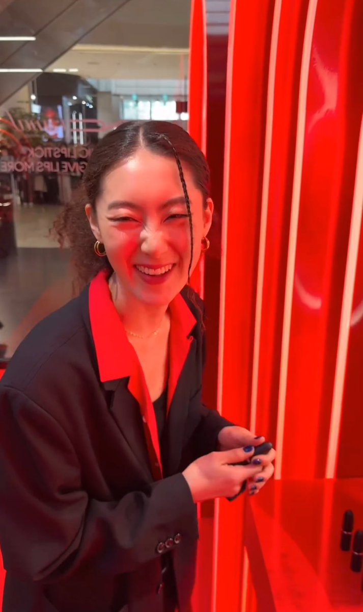 진심으로 마음깊이 너무 너무 사랑하는 !!
혜지님의 생일을 축하합니다 !!
항상 행복만 하기를 간절히 바라고 !!🙏💖
앞으로도 눈물나게 아름다운 웃음 잃지 말고 !!
사랑으로 함께하자 !! 🥰🫶
해치왱님의 30번째 생일을 정말로 축하해요 !!🎊🥳🎉🎂