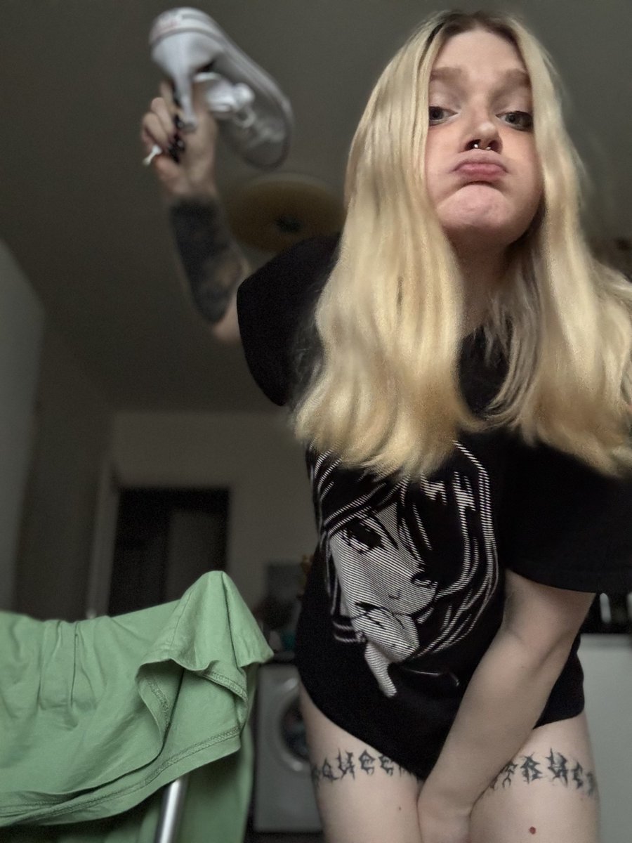 elsasa4ka's tweet photo. Pov: you’ve been a bad puppy🩴 https://t.co/pj1YZTGmmV