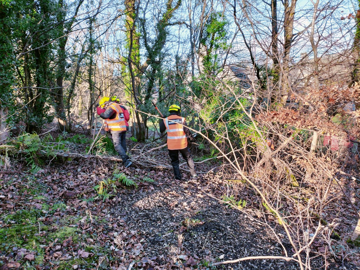 TrossachsSAR's tweet image. Thank you to staff of Erskine hospital for allowing us to train there today. Team training using usar dogs, open areas and building searches, weather was kind as well.@ArnoldClark @PSOSForthValley @fire_scot #searchdogs
#volunteers