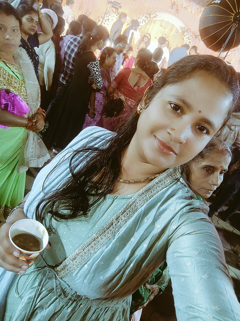 Swagati03229138's tweet photo. #reception_party https://t.co/PQjO74ZYiC