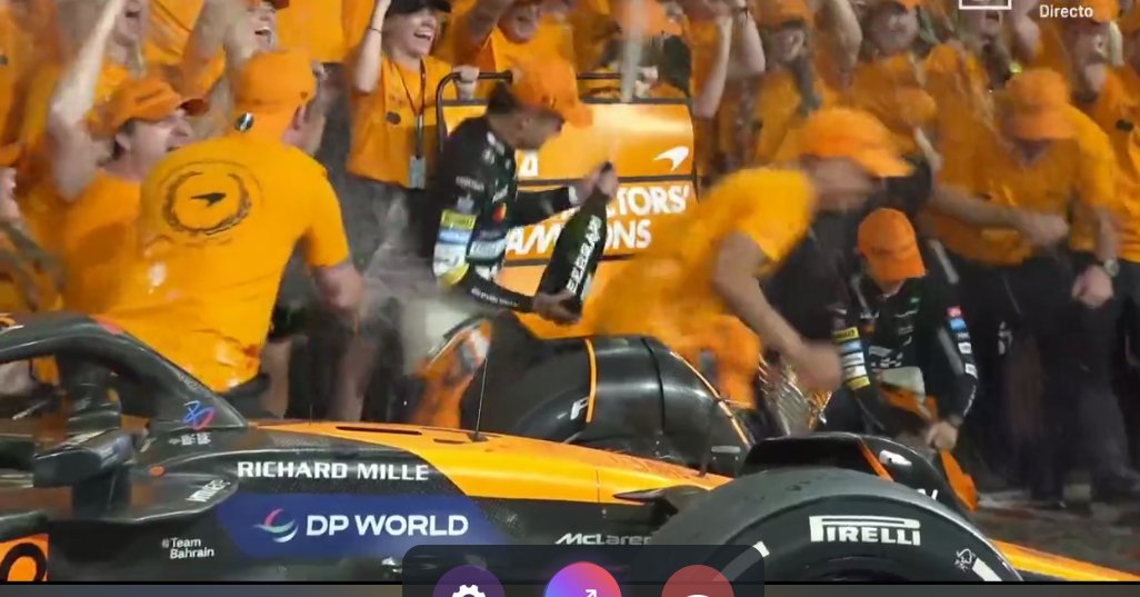 JhonnyLagos's tweet photo. #GPAbuDhabi McLaren celebration https://t.co/uSoS7xCJkZ