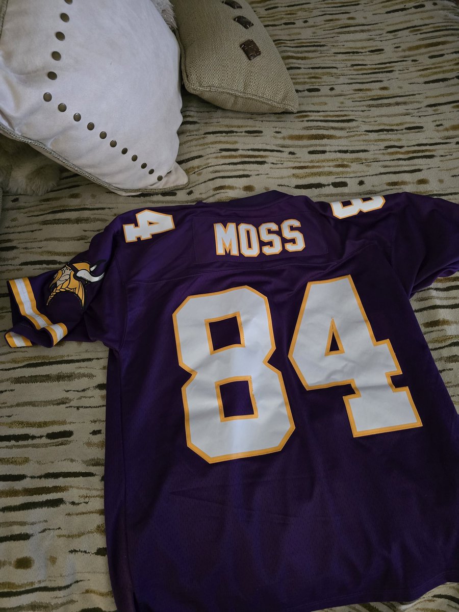 ClayBurmester's tweet photo. Only right to support the 🐐 @RandyMoss today! https://t.co/3rReno4pV3