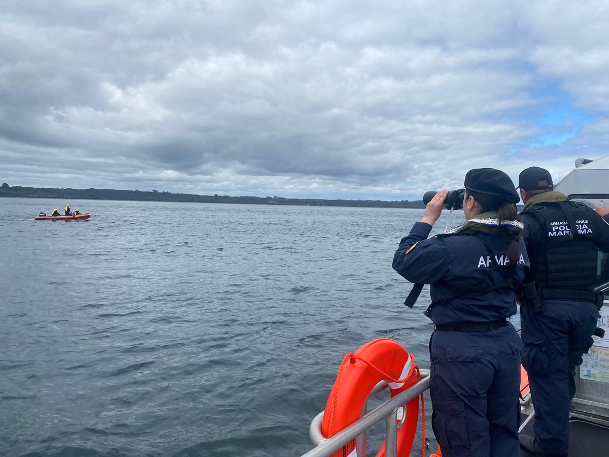 DGTM_Chile's tweet photo. La #PolicíaMarítima de la Capitanía de Puerto de #Ancud y la Unidad Marítima LSR Arcángel 4423 apoya el cruce nado aguas abiertas Canal Chacao.

#AutoridadMarítima
@Armada_Chile https://t.co/m47xreYPti