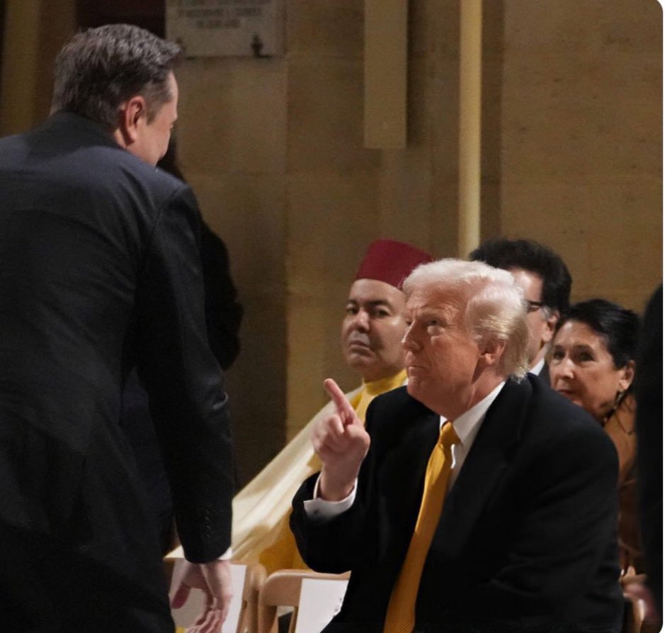 davegreenidge57's tweet image. Here’s what must have really happened. Mrs. Marcon was sitting between Jill Biden and Trump. Musk must have tried to sit to Trump’s left, which was reserved for President Macron. There’s even signage on the chair. So Trump directed Musk to make himself scarce.😂