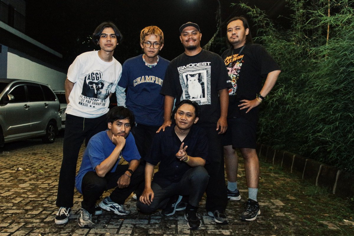ariefkvr's tweet photo. @fuzzya__ 🖕😄 https://t.co/1xotKaduIT