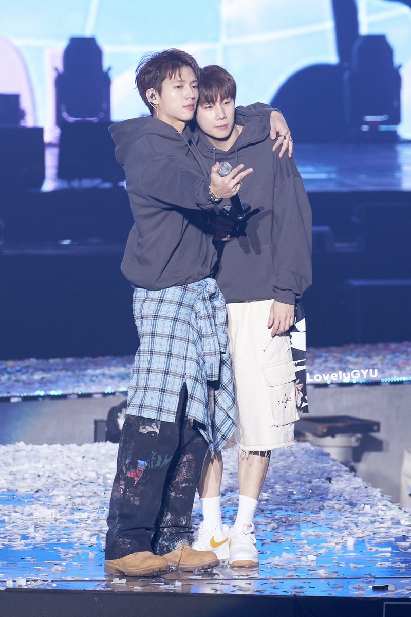 RxFoe's tweet photo. 241208 막콘
INFINITE 15TH ANNIVERSARY CONCERT : LIMITED EDITION

이쁜메보즈 
성규우현💛 https://t.co/FIlkenTrs6
