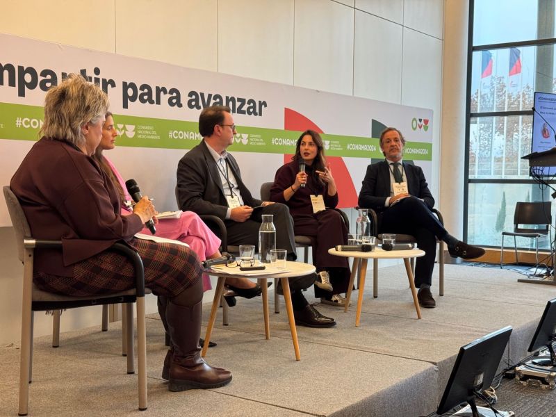 HinojalJavier's tweet image. Agradecido por participar en #CONAMA, en representacion de @mafex,donde discutimos el ferrocarril como clave para transformar el transporte de mercancías. ¡Apostemos por un futuro más sostenible! #Sostenibilidad #Descarbonización