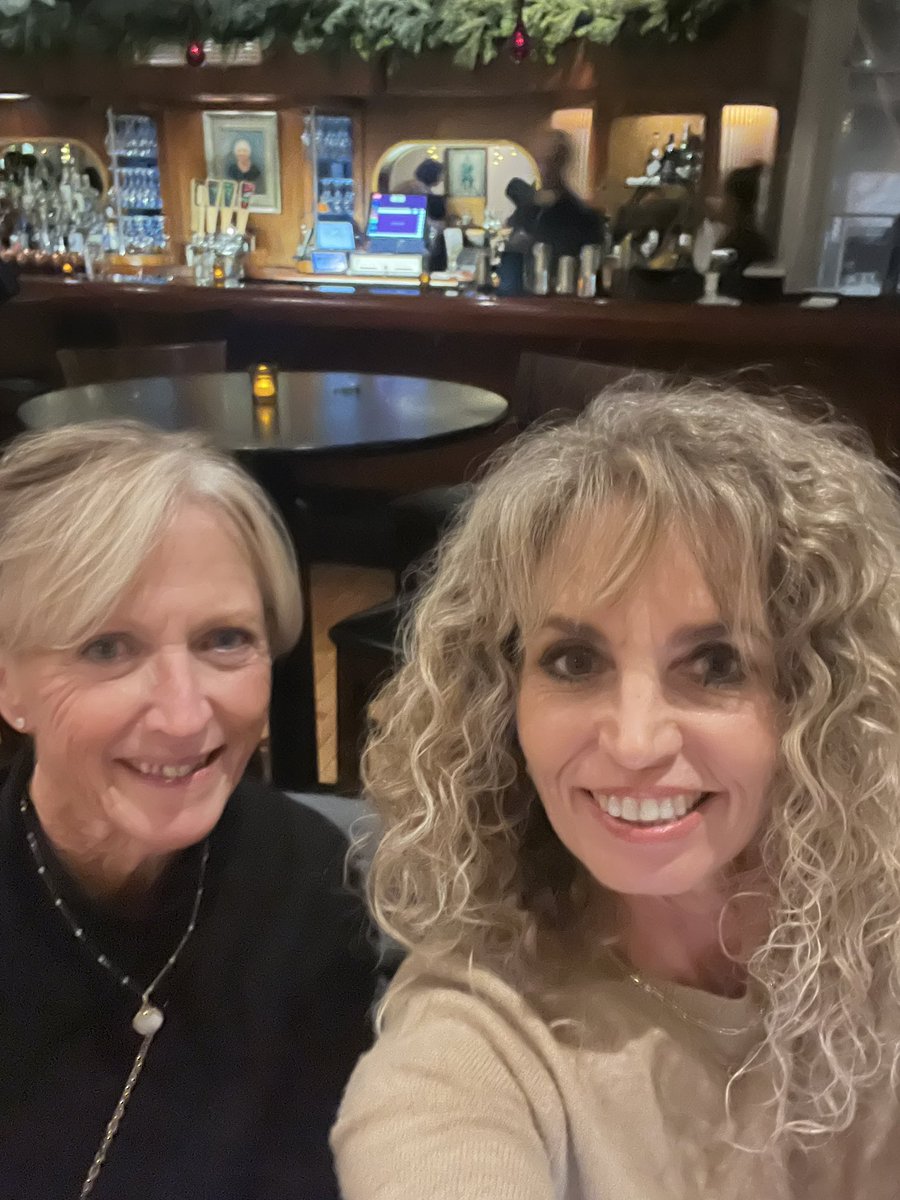 ToniLipscher's tweet image. Thank you #SLJSummit for a wonderful conference! Love getting together with my Florida peeps! Representing @pbcsd @mariabishop4 @MPEPrincipal @MarshPointeEl @emapbc @LibraryCurrent @Ed_Tierney1