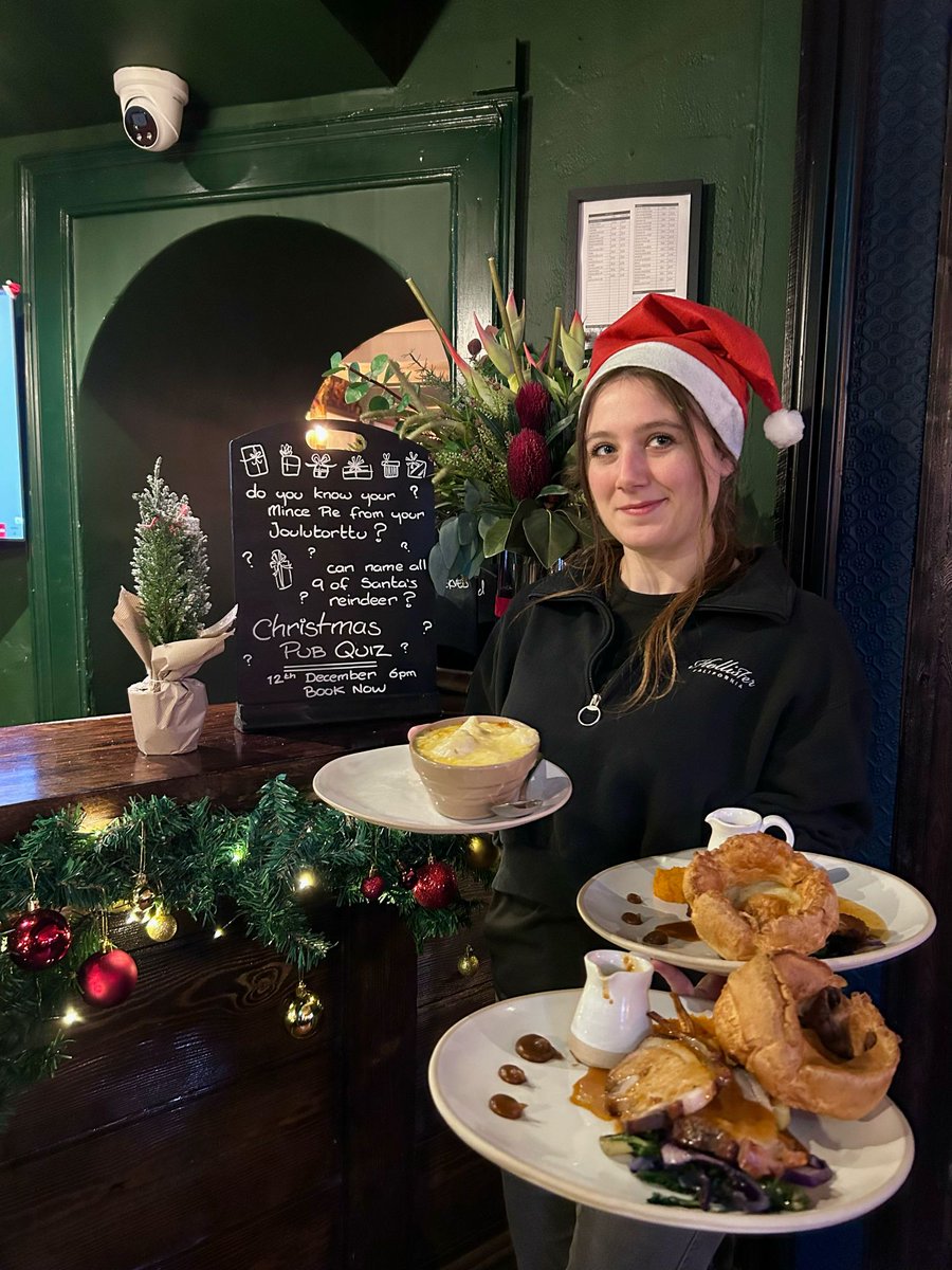 lockkeeper's tweet image. 𝐖𝐇𝐀𝐓’𝐒 𝐒𝐔𝐍𝐃𝐀𝐘 𝐖𝐈𝐓𝐇𝐎𝐔𝐓 𝐀 𝐇𝐄𝐀𝐑𝐓𝐘 𝐑𝐎𝐀𝐒𝐓?

Serving all the way through until 8pm this evening, we have got plenty of roast dinners (and festive cheer) to go around. Pork, chicken, beef, or a nut roast, which tasty meat is on the menu for you tonight? 🍖