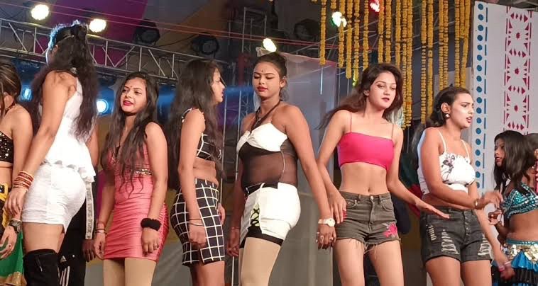 NEXDAY7's tweet photo. ✅ Stage Dancer को बंद कमरे में पेल दिया 🥵💦
✅ Full Video 👇💦
🔗 https://t.co/1iMjO9PSsM

 #ITA2024 #viralvideo https://t.co/l0XFdm6Fzg
