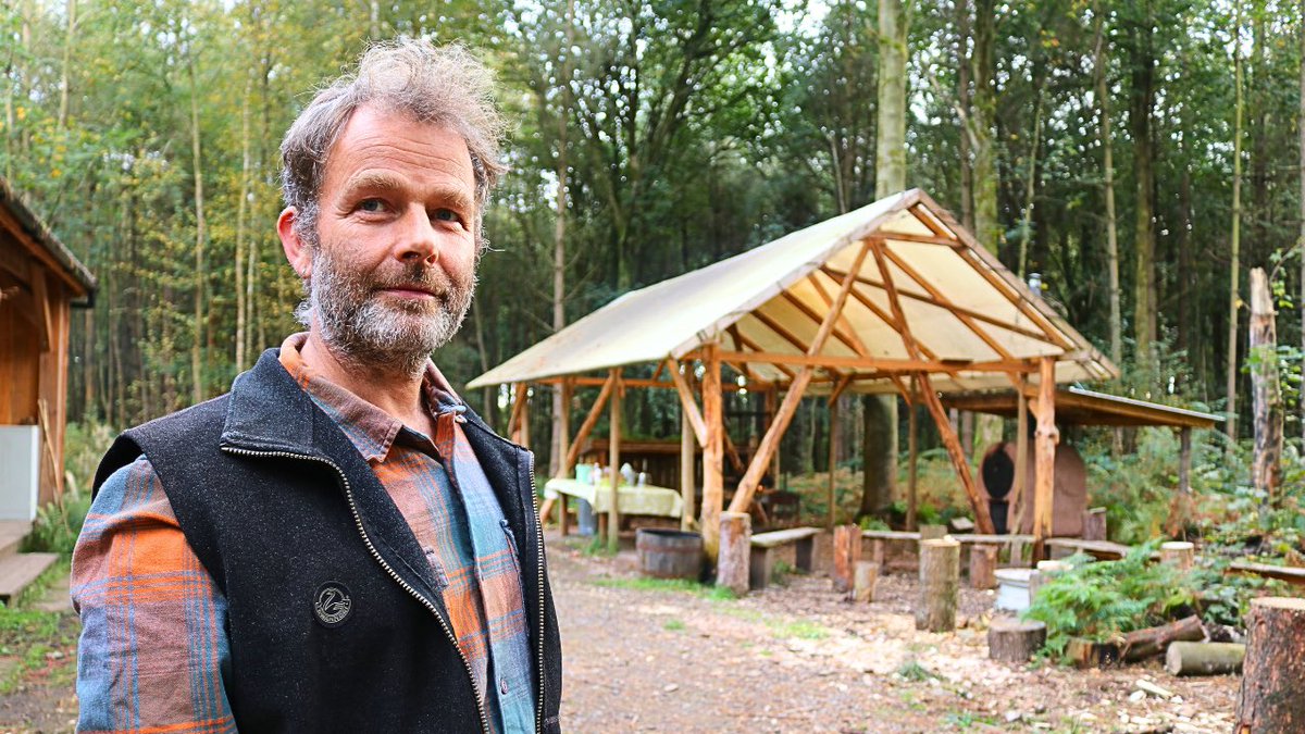 New video I filmed at beautiful Ellekers wood, showing the restoration of an ancient British Woodland - youtube.com/watch?v=hlQt6g…

#yorkshire #woodland #carving #craft #woodworking #greenwoodworking #nature #art #whittle #sloyd #heritagecraft #traditionalskills