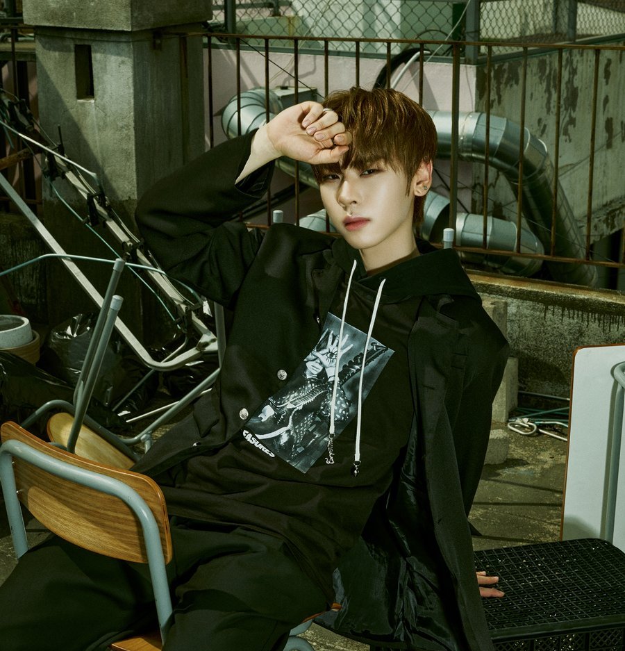 nugupromo's tweet photo. Junhyeok and Eddie have left n.SSign, and have terminated their exclusive contracts with https://t.co/QkVIKwCAI8 Entertainment, due to health reasons. https://t.co/VPNBl0QHMi