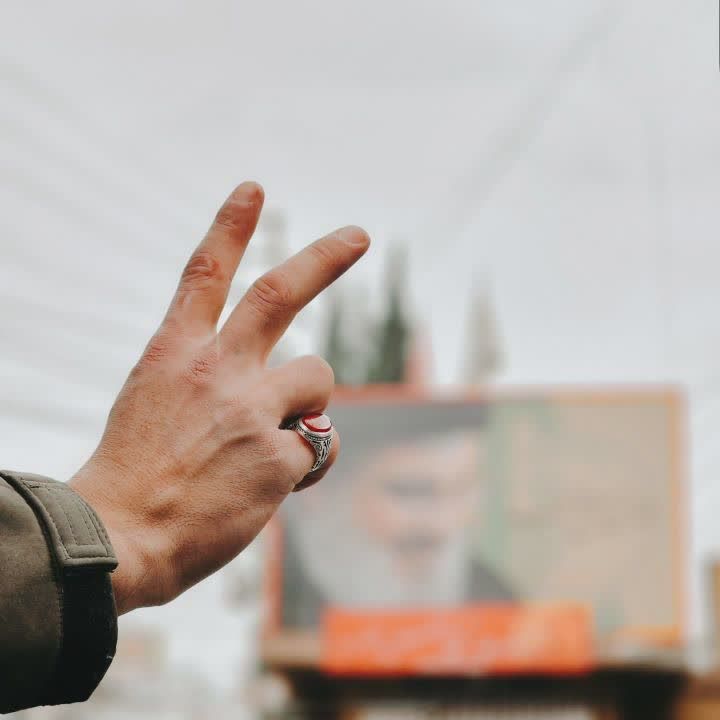 دوستی با دستان امت اسلامی
دشمنی با دشمنان امت اسلامی
این یعنی وحدت و اشتراک عمل در برابر استکبار
اینجوری #قطعا_پیروزیم 
#قطعا_سننتصر