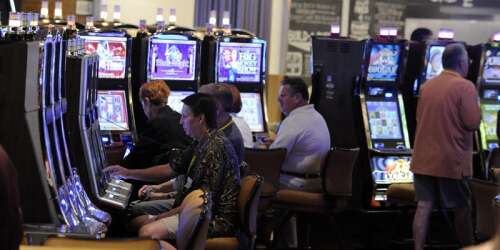 Gamblers in Illinois added more than $2 billion in tax revenue to the state’s coffers during the last fiscal year. dailyherald.com/20241207/gambl…