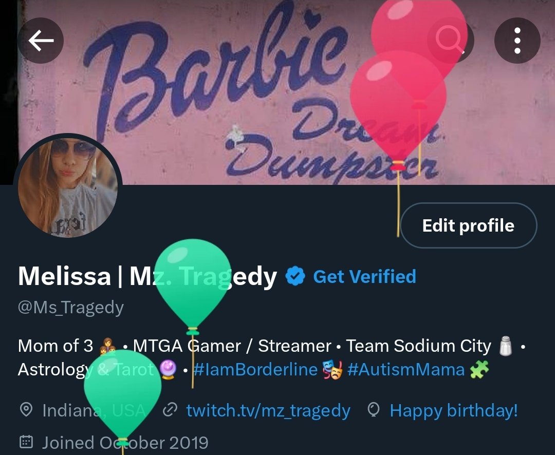 Ms_Tragedy's tweet photo. At least Twitter gives me balloons on my birthday 🤣😂🥳 Happy 41st to me. https://t.co/KmsMH5EkEu