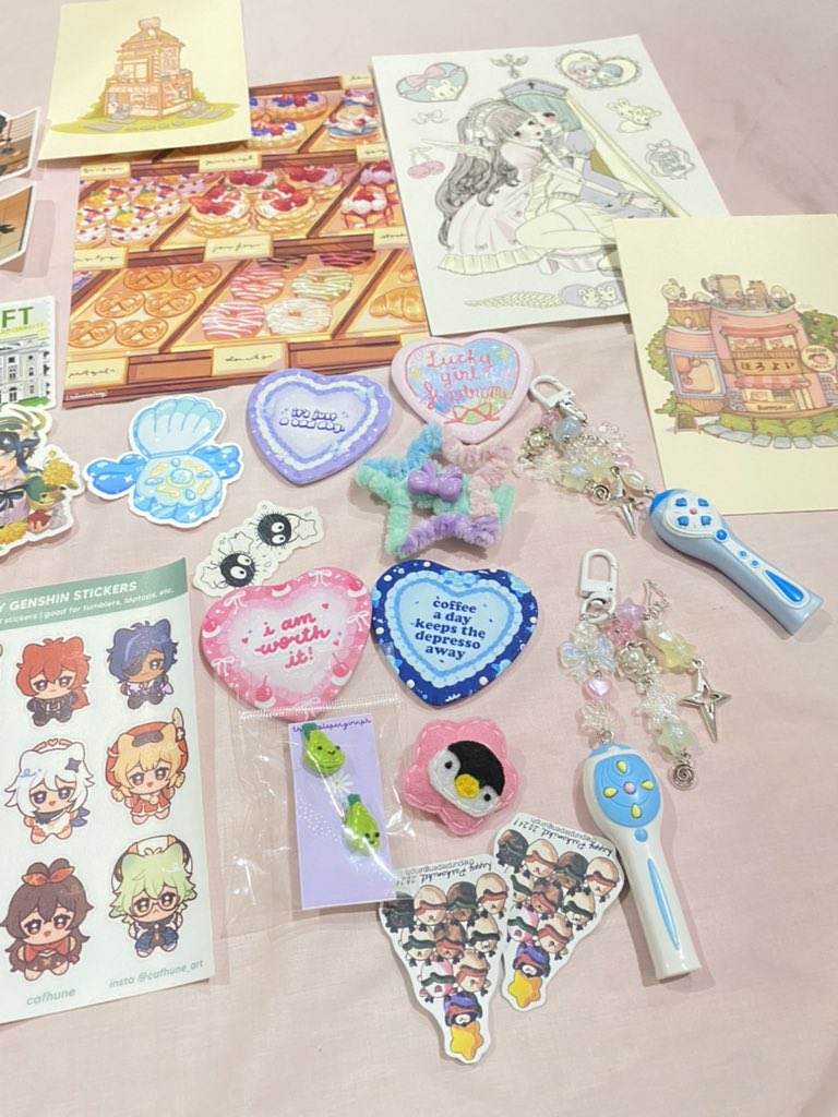 artbyjennelyb's tweet photo. 🍧 Paskomiket Haul🍧 

@1998sashimi @stickeysph @gridartlab_ @kkph2017 @cellodoll + insert artists that I can't find handles 🍧 https://t.co/TJ4rCxx81o