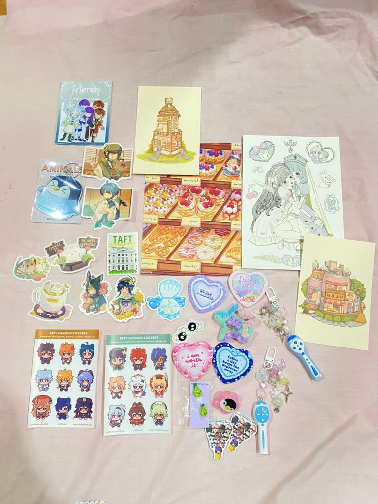 artbyjennelyb's tweet photo. 🍧 Paskomiket Haul🍧 

@1998sashimi @stickeysph @gridartlab_ @kkph2017 @cellodoll + insert artists that I can't find handles 🍧 https://t.co/TJ4rCxx81o