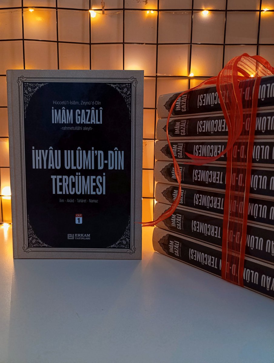 •Hediye muhabbettir. Hele üstündeki not cân içre bir dokunuştur.