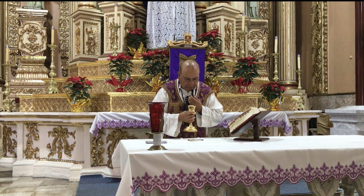 Jairagar's tweet photo. Santa Misa. “HOY EN DÍA, DONDE ESTA JUAN EL BAUTISTA???” https://t.co/Ag47mvLvF8 vía @YouTube https://t.co/KyKRkGjyIs