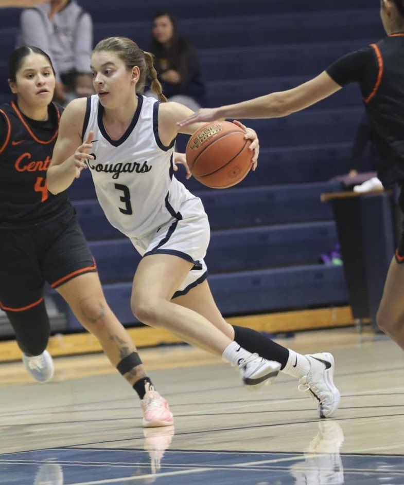 ⛹🏻‍♀️ Lidia Roncero Hernández
🎓 Western Nebraska
🏀 JUNIOR COLLEGE / FR.
🎯 16 puntos
💪🏽 8 rebotes
🎁 4 asistencias
🏴‍☠️ 4 robos
⏰ 38 minutos