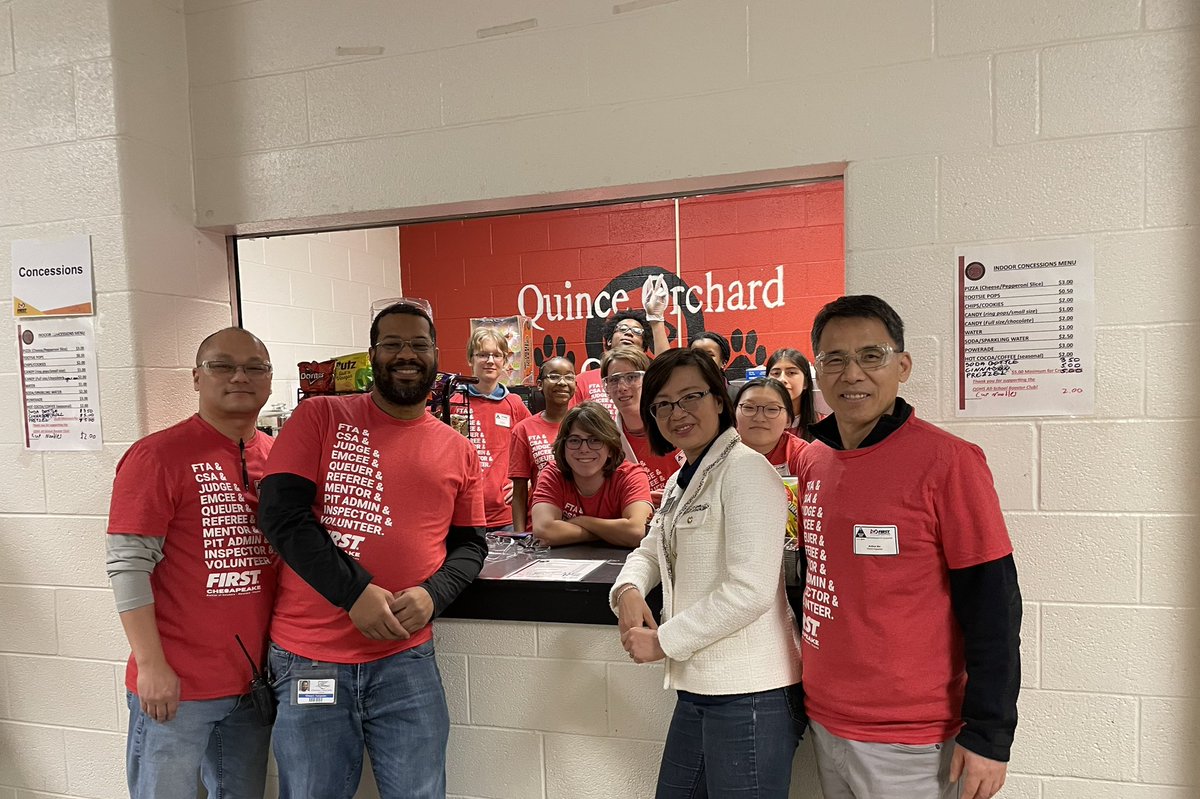 JulieYangMoCo's tweet image. Exciting morning at Quince Orchard High School as the @FRCTeams  from our region gather to showcase their robots! Met wonderful @MCPS students from both middle and high schools from all over the county.  #STEMeducation #buildfutures