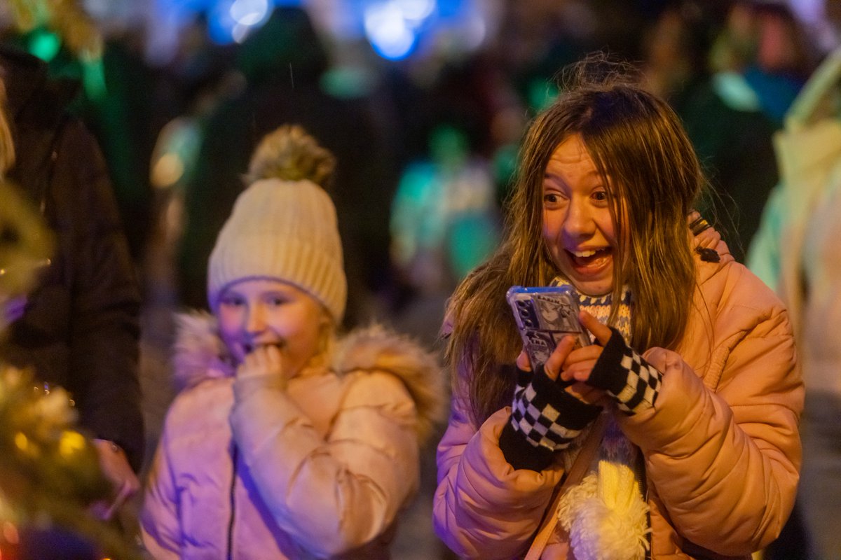 Looking for exciting things to do over the Christmas period? check out  orlo.uk/KJsOQ  to eat, drink and be merry. 

The Christmas programme was sponsored by <a href="/EveryoneActive/">Everyone Active</a>, @ScorpionEventSolutions and @pyrotexfireworks
#ChristmasinBurton 

Photos by ACJ Media